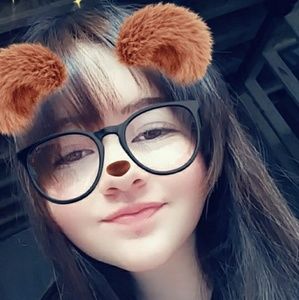Meet your Posher, Leila